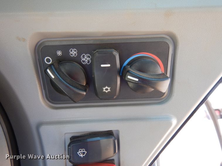 image for item IT9286 2019 Caterpillar 279D3  tracked skid steer loader