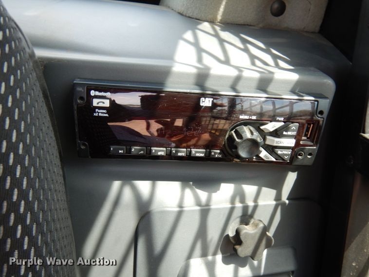 image for item IT9286 2019 Caterpillar 279D3  tracked skid steer loader