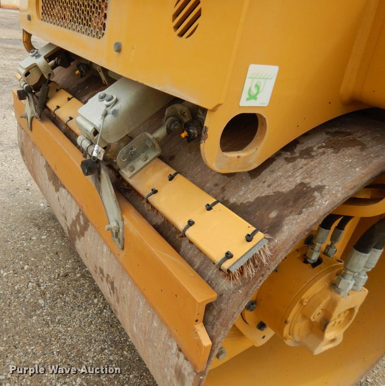 image for item IT9288 2019 Caterpillar CB-24B  double drum vibratory roller