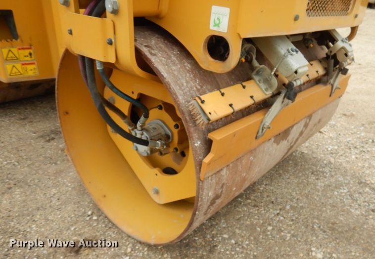 image for item IT9288 2019 Caterpillar CB-24B  double drum vibratory roller