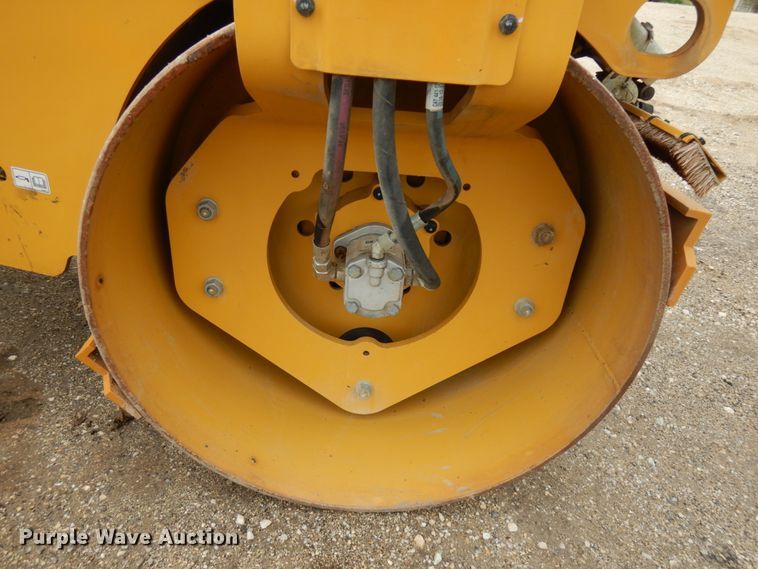 image for item IT9288 2019 Caterpillar CB-24B  double drum vibratory roller