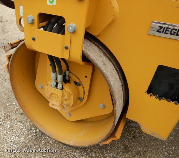image for item IT9288 2019 Caterpillar CB-24B  double drum vibratory roller