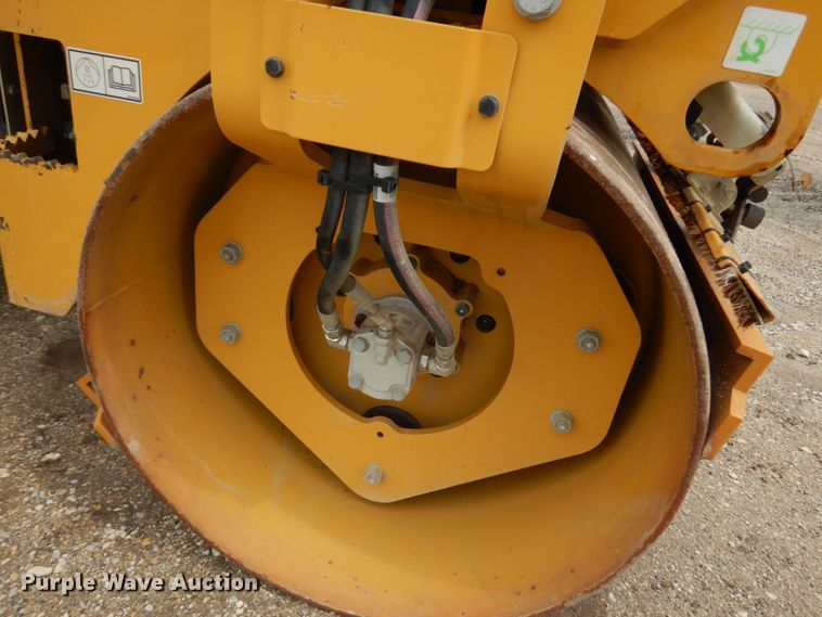 image for item IT9288 2019 Caterpillar CB-24B  double drum vibratory roller