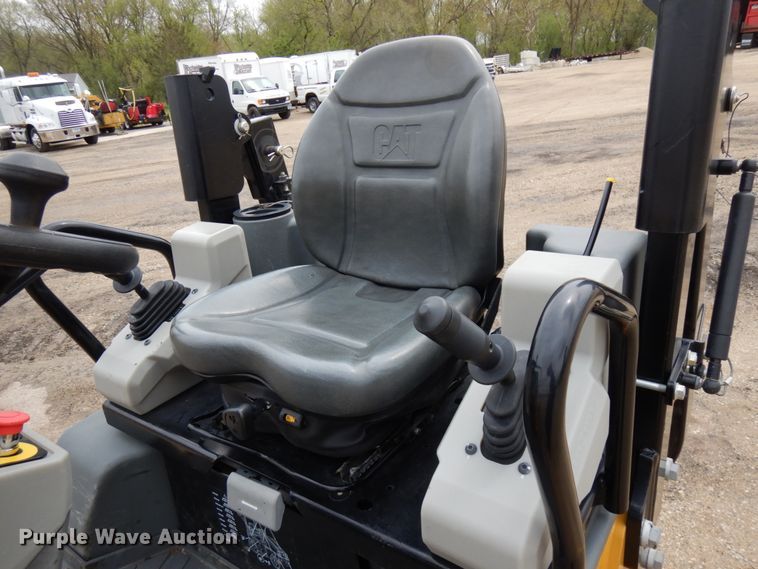 image for item IT9288 2019 Caterpillar CB-24B  double drum vibratory roller