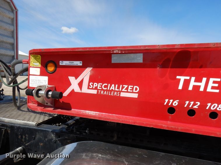 image for item IT9291 2007 XL Specialized 1XL-110-CHDG  lowboy equipment trailer