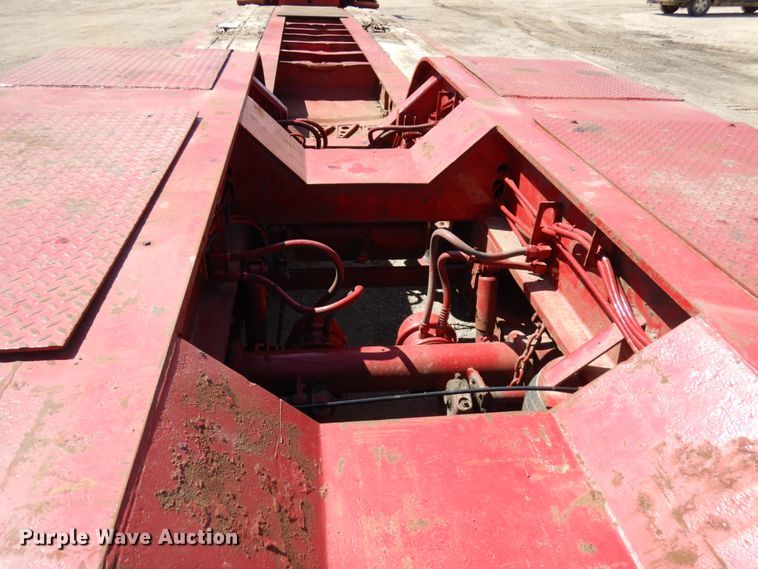 image for item IT9291 2007 XL Specialized 1XL-110-CHDG  lowboy equipment trailer