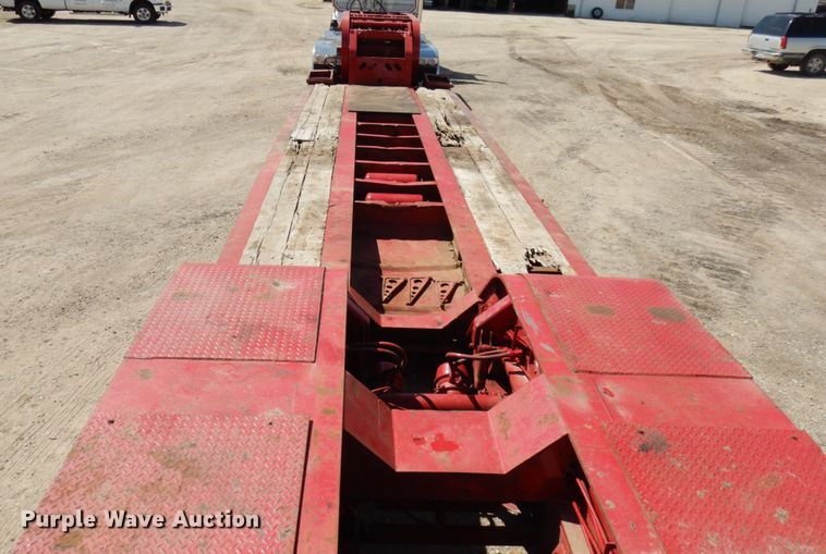 image for item IT9291 2007 XL Specialized 1XL-110-CHDG  lowboy equipment trailer