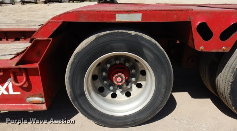 image for item IT9291 2007 XL Specialized 1XL-110-CHDG  lowboy equipment trailer