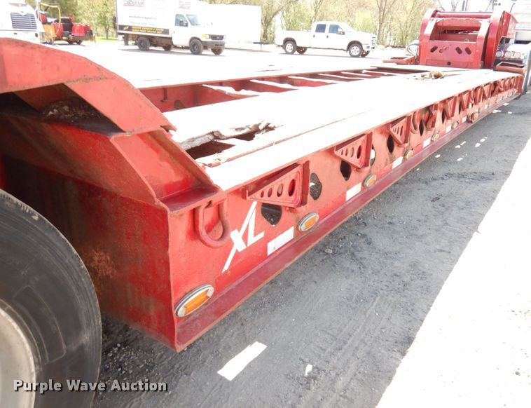 image for item IT9291 2007 XL Specialized 1XL-110-CHDG  lowboy equipment trailer