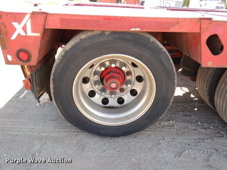 image for item IT9291 2007 XL Specialized 1XL-110-CHDG  lowboy equipment trailer