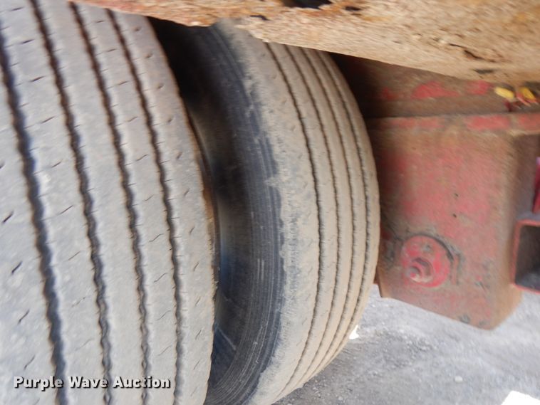 image for item IT9291 2007 XL Specialized 1XL-110-CHDG  lowboy equipment trailer