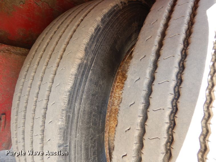 image for item IT9291 2007 XL Specialized 1XL-110-CHDG  lowboy equipment trailer