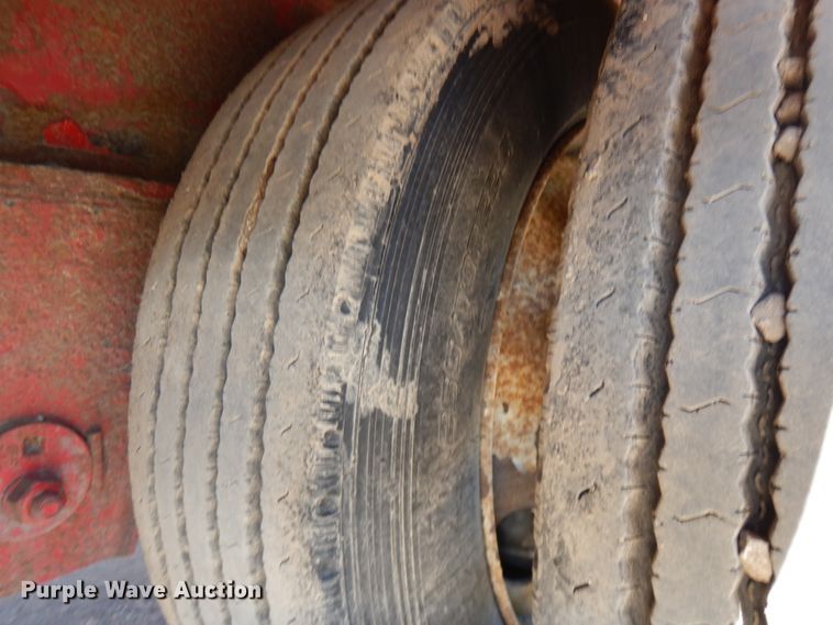 image for item IT9291 2007 XL Specialized 1XL-110-CHDG  lowboy equipment trailer