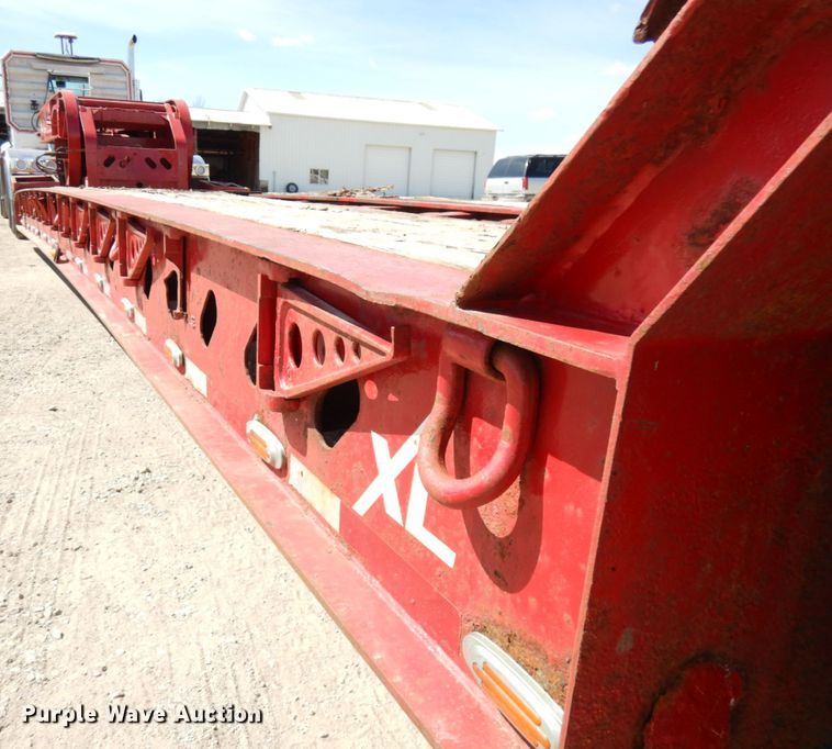 image for item IT9291 2007 XL Specialized 1XL-110-CHDG  lowboy equipment trailer