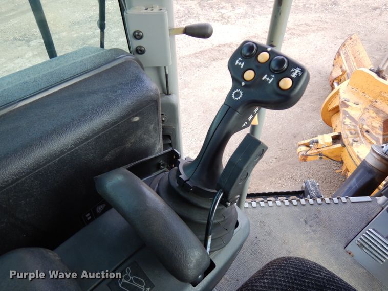 image for item IT9292 2008 Caterpillar 140M  motor grader