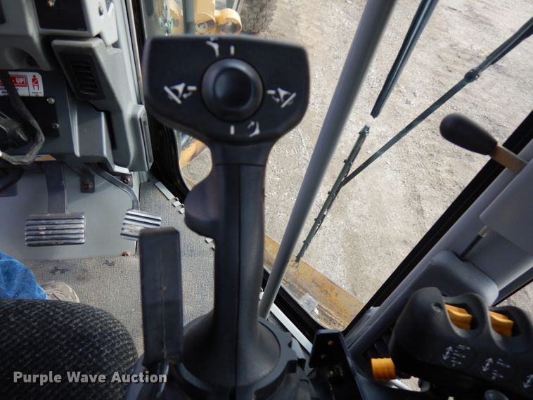 image for item IT9292 2008 Caterpillar 140M  motor grader