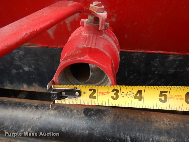 image for item IT9297 2001 Mack RD688S  water truck