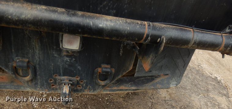 image for item IT9297 2001 Mack RD688S  water truck