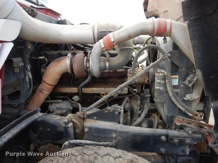 image for item IT9297 2001 Mack RD688S  water truck