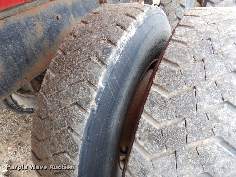 image for item IT9297 2001 Mack RD688S  water truck