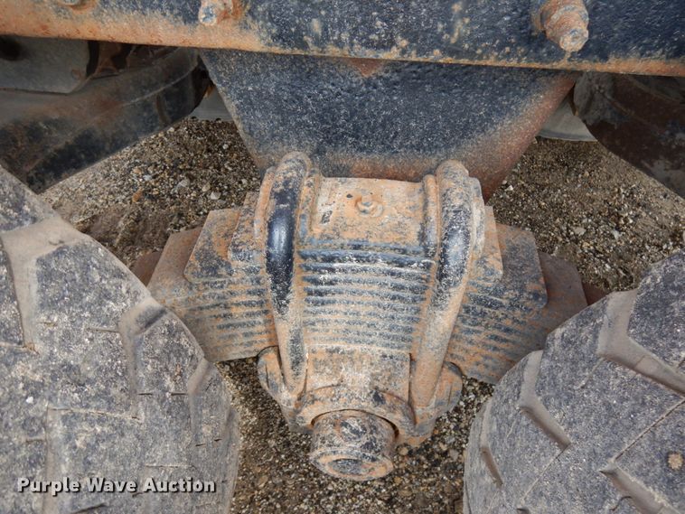 image for item IT9297 2001 Mack RD688S  water truck