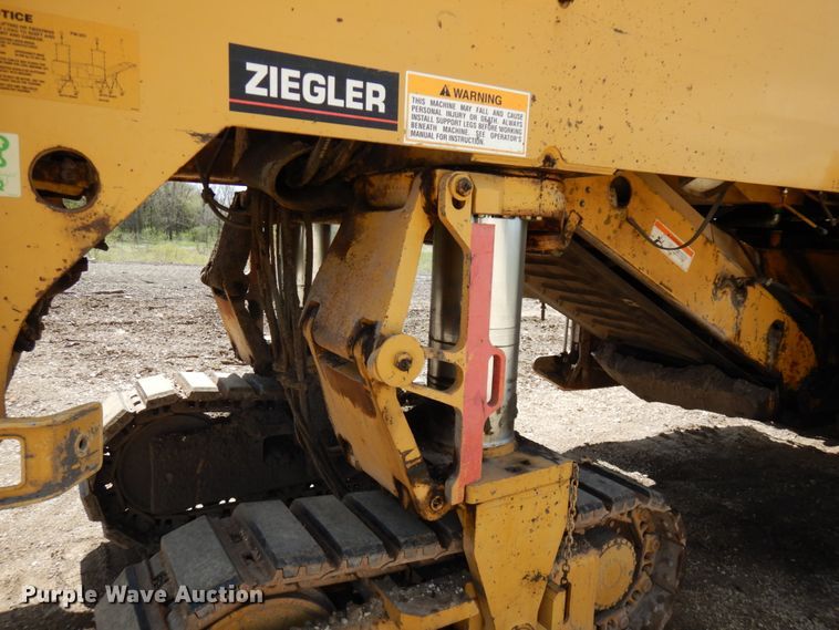 image for item IT9299 2010 Caterpillar PM201  milling machine