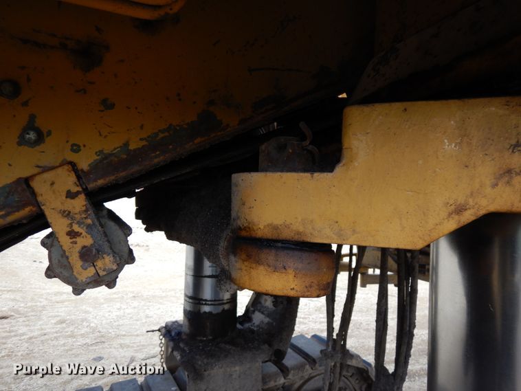 image for item IT9299 2010 Caterpillar PM201  milling machine