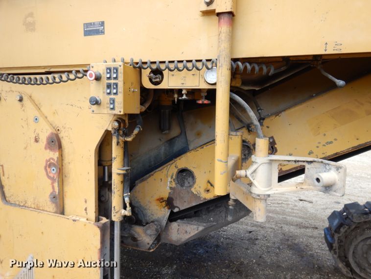 image for item IT9299 2010 Caterpillar PM201  milling machine