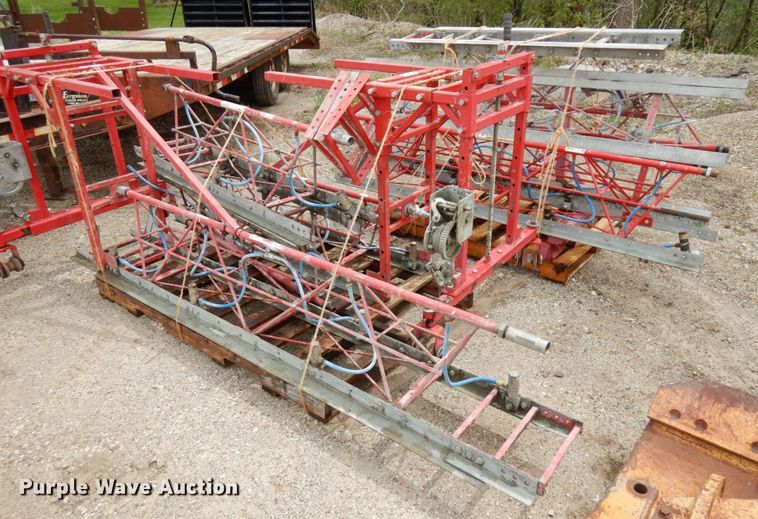 image for item IT9319 Razorback concrete screed