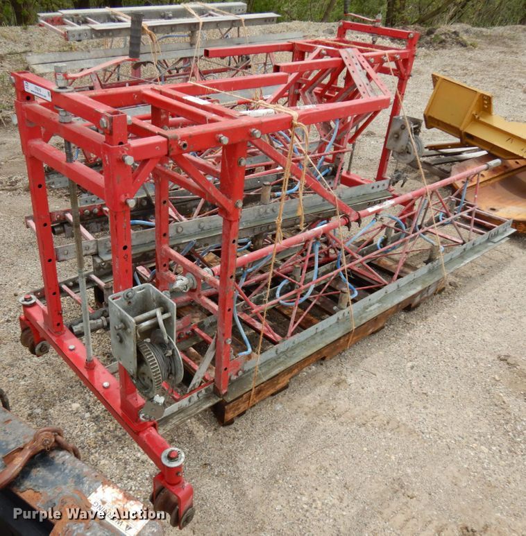 image for item IT9319 Razorback concrete screed