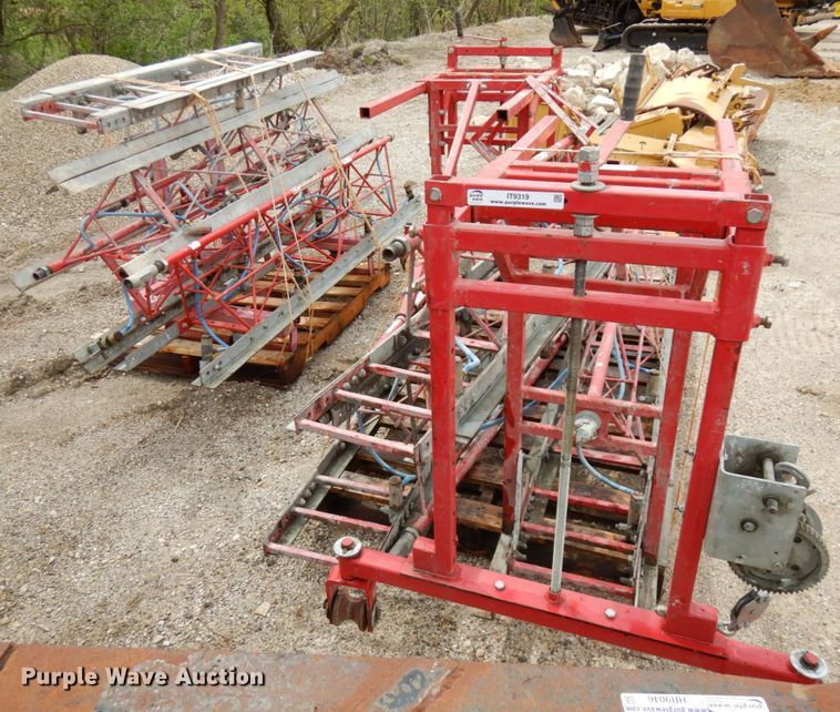 image for item IT9319 Razorback concrete screed