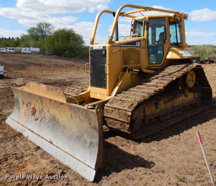 image for item IT9333 2004 Caterpillar D6N  dozer