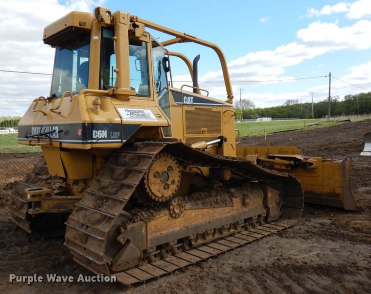 image for item IT9333 2004 Caterpillar D6N  dozer