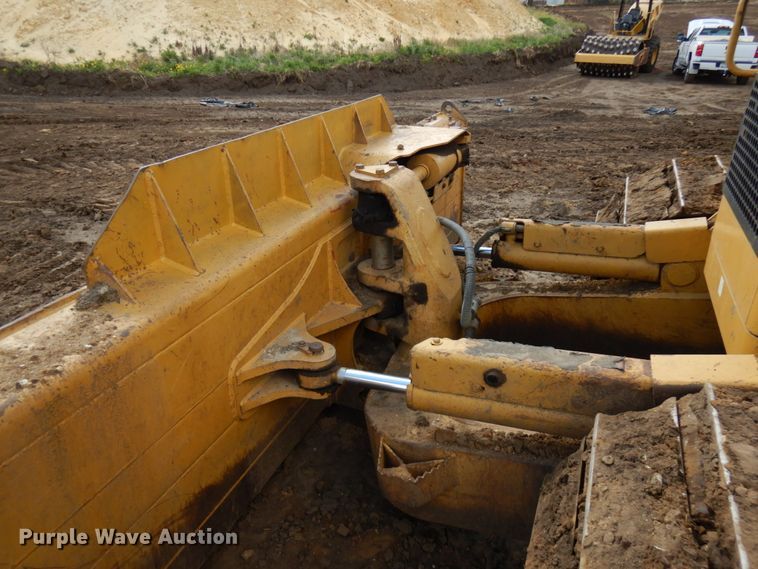image for item IT9333 2004 Caterpillar D6N  dozer