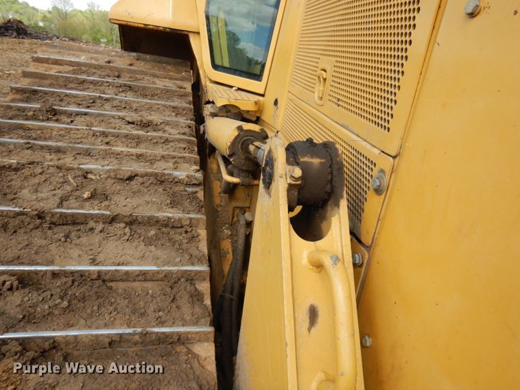 image for item IT9333 2004 Caterpillar D6N  dozer