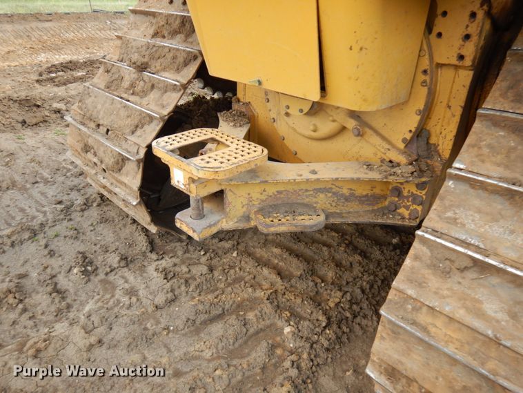 image for item IT9333 2004 Caterpillar D6N  dozer