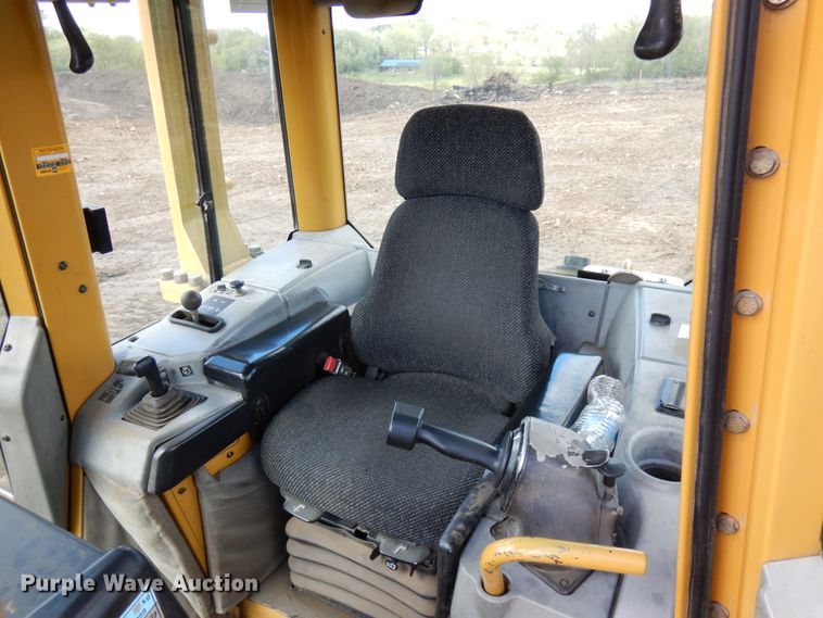 image for item IT9333 2004 Caterpillar D6N  dozer