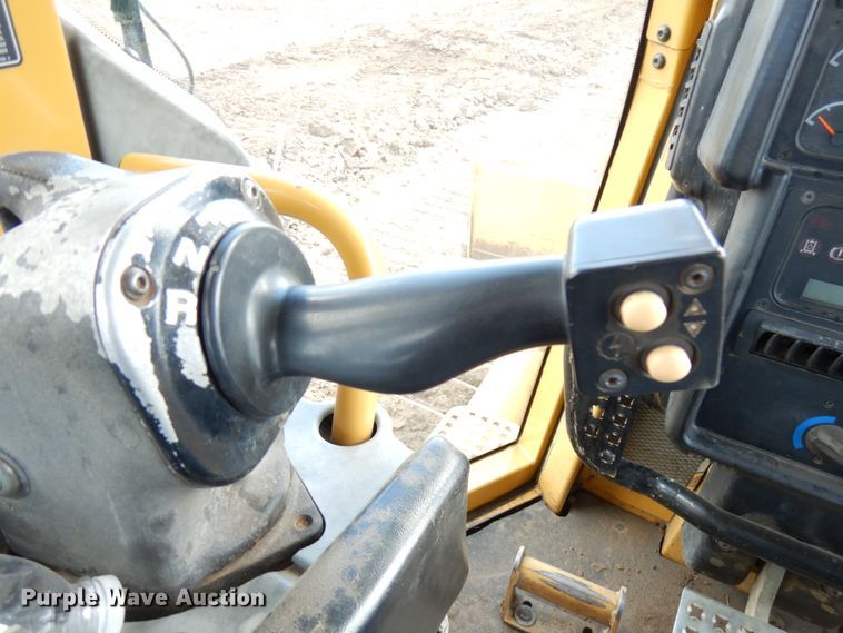 image for item IT9333 2004 Caterpillar D6N  dozer