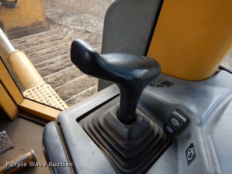 image for item IT9333 2004 Caterpillar D6N  dozer