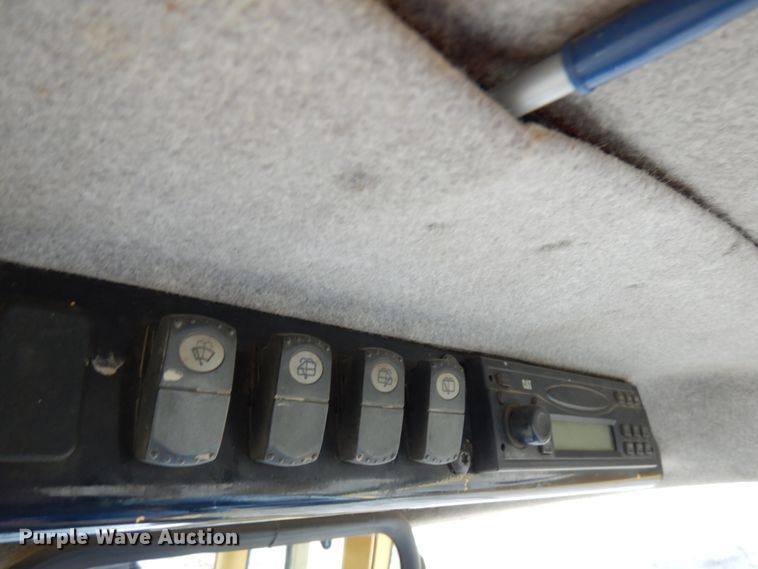 image for item IT9333 2004 Caterpillar D6N  dozer