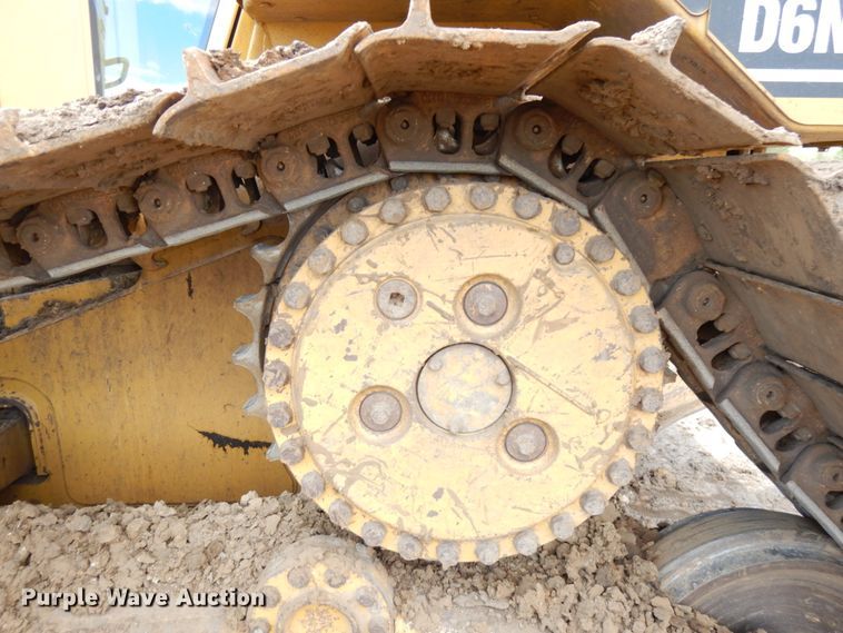 image for item IT9333 2004 Caterpillar D6N  dozer