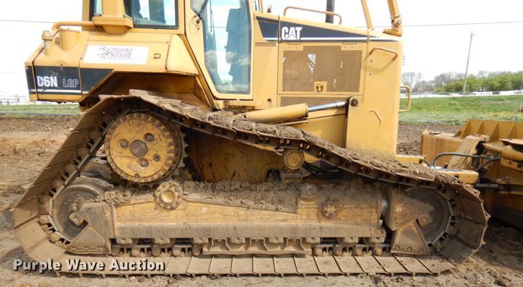 image for item IT9333 2004 Caterpillar D6N  dozer