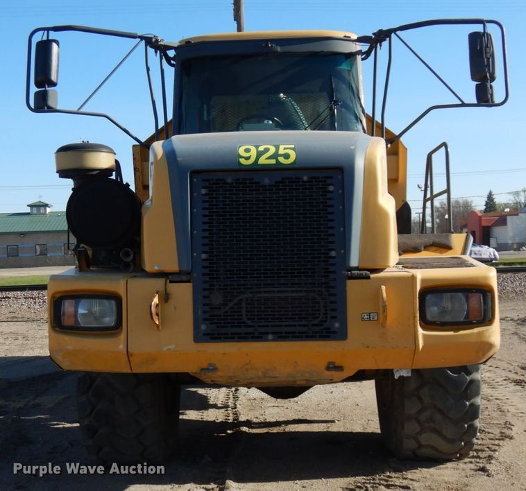 image for item IT9356 2006 John Deere 350D  haul truck