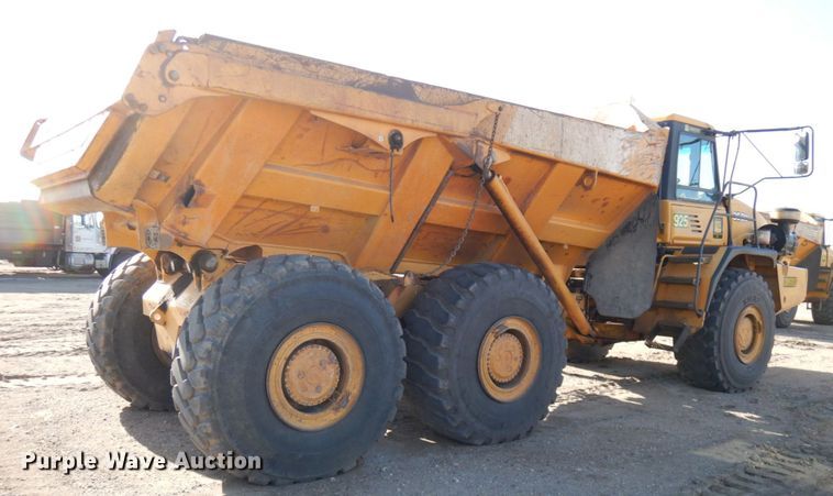 image for item IT9356 2006 John Deere 350D  haul truck