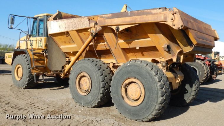 image for item IT9356 2006 John Deere 350D  haul truck