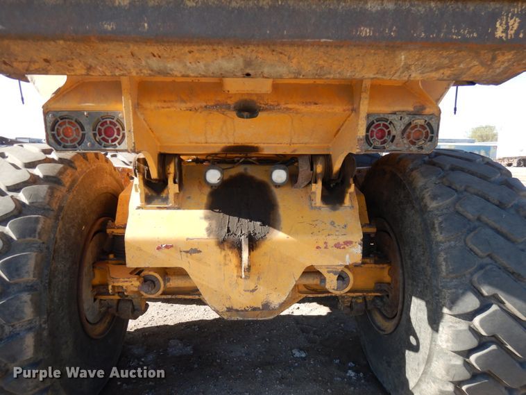 image for item IT9356 2006 John Deere 350D  haul truck