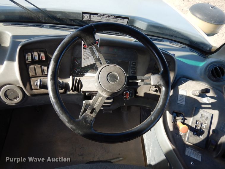 image for item IT9356 2006 John Deere 350D  haul truck