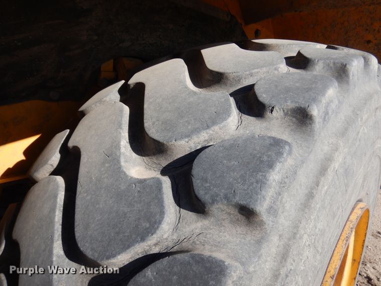 image for item IT9356 2006 John Deere 350D  haul truck