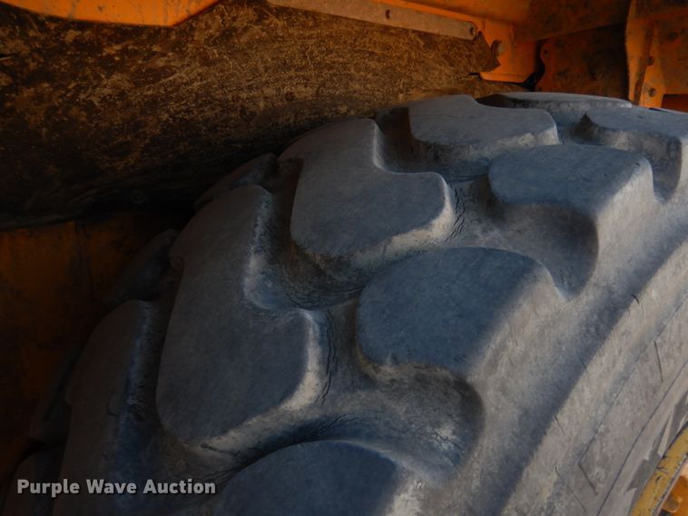 image for item IT9356 2006 John Deere 350D  haul truck