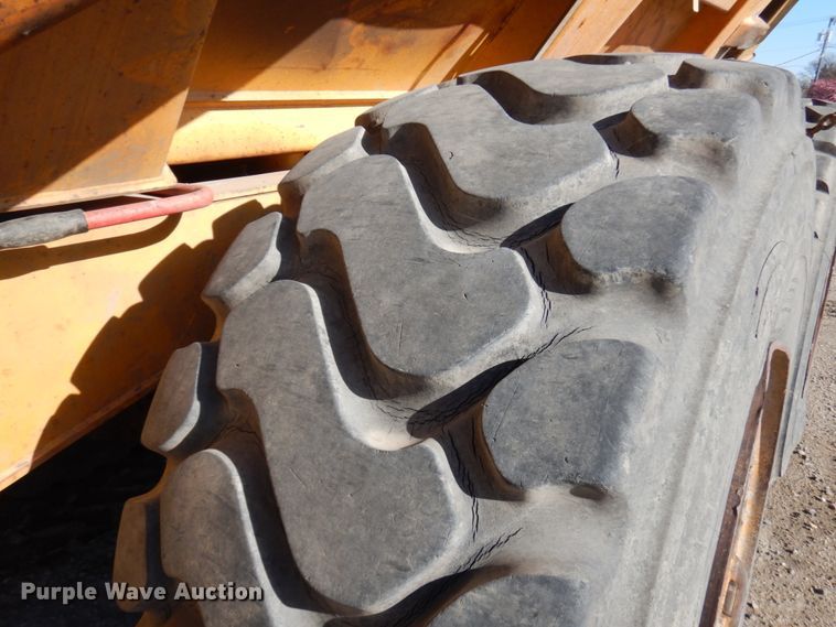 image for item IT9356 2006 John Deere 350D  haul truck